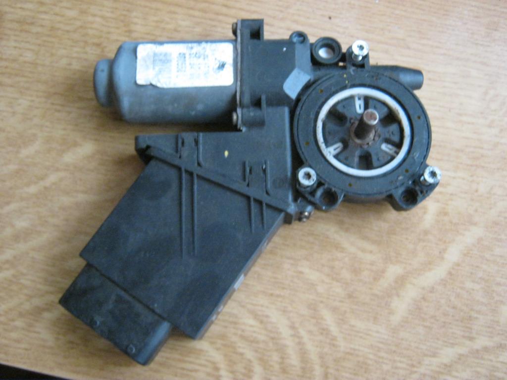 Mécanisme de fenêtre avant à gauche 400558L RENAULT, LAGUNA, Enlèvement ou Envoi, Utilisé, Renault, Porte