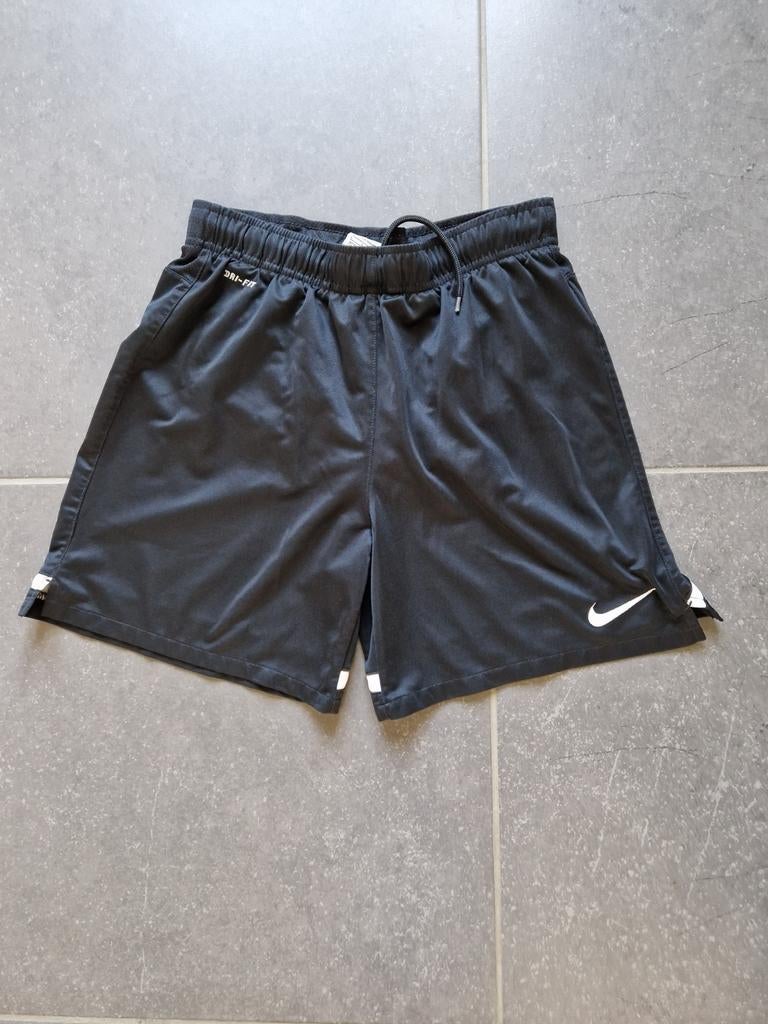zwarte drifit short - Nike - maat 147-158, Ophalen, Sport- of Zwemkleding, Zo goed als nieuw, Nike