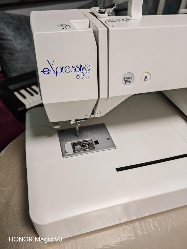 Elna Expressive 830, Ophalen, Accessoires