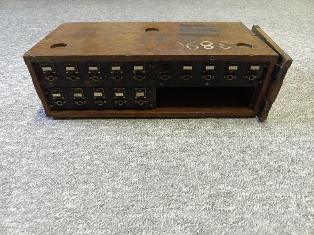 Unit A voor switchboard F&F, Ophalen