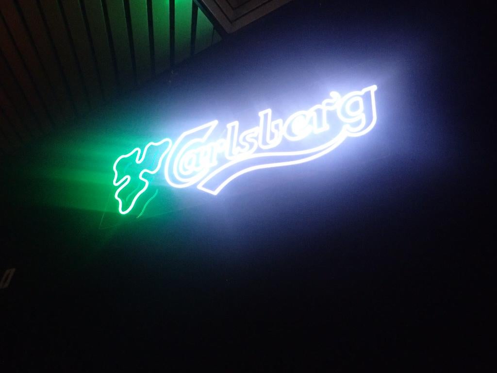LED verlichting Carlsberg ( groot model ), Verzamelen, Biermerken, Ophalen, Zo goed als nieuw, Reclamebord, Plaat of Schild, Overige merken