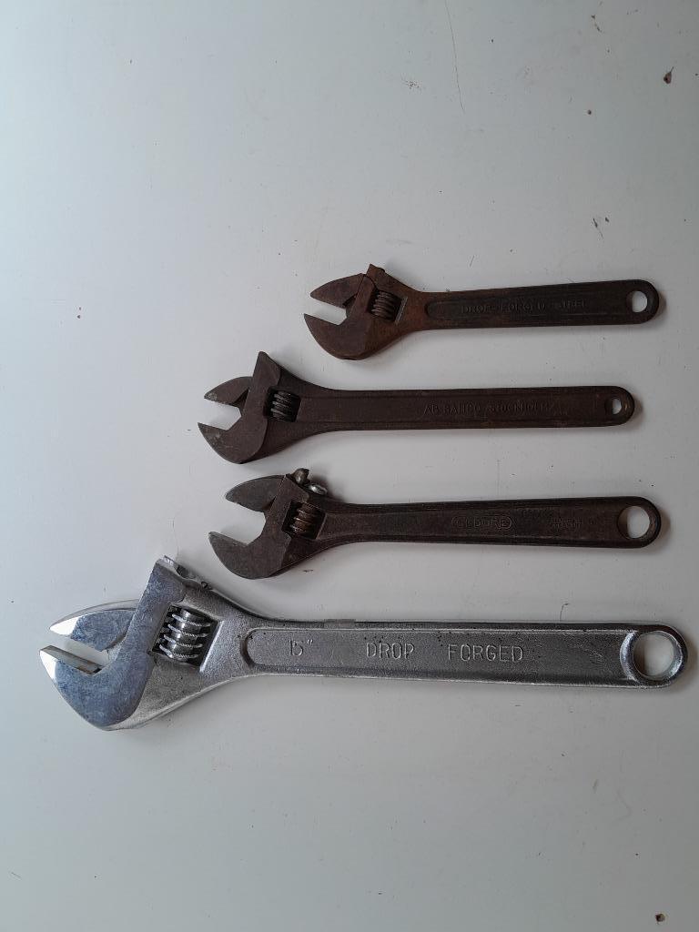 Clés à molette (4 pièces) de 15 à 20€/pièce, Bricolage & Construction, Outillage | Outillage à main, Enlèvement