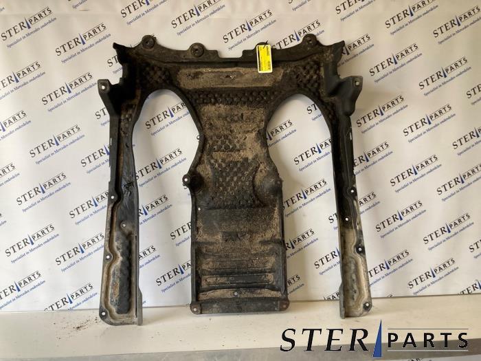 Plaque de protection moteur d'un Mercedes S-Klasse, Enlèvement ou Envoi, 3 mois de garantie, Utilisé, Mercedes-Benz