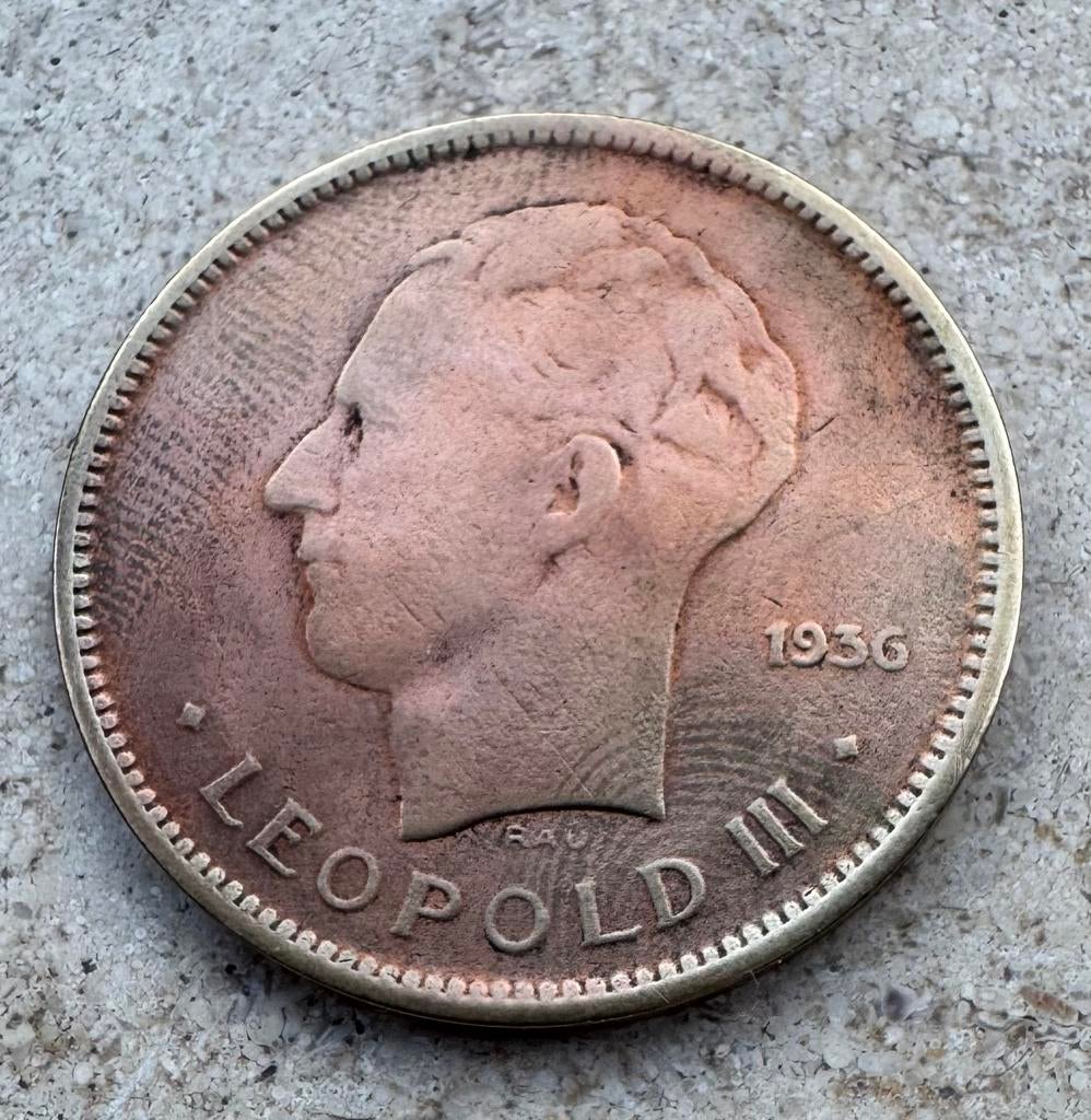 Pièce belge de 5 francs en cuivre avec tête de Léopold III, Envoi, Monnaie en vrac