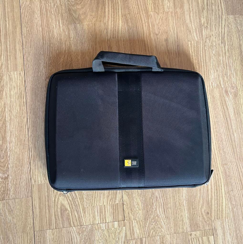 Case Logic laptophoes 13.3 inch – mooie staat, Computers en Software, Laptoptassen, Ophalen of Verzenden, 13 inch, Zo goed als nieuw