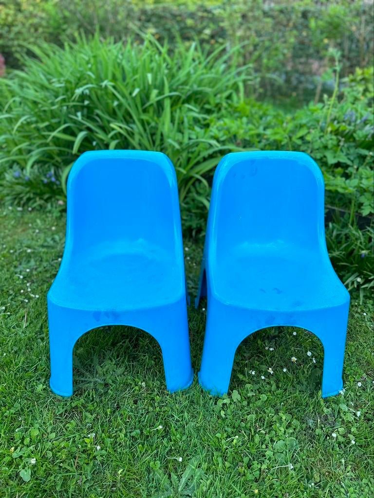2 schattige blauwe plastieken stoeltjes kinderstoel, Kinderen en Baby's, Ophalen, Gebruikt