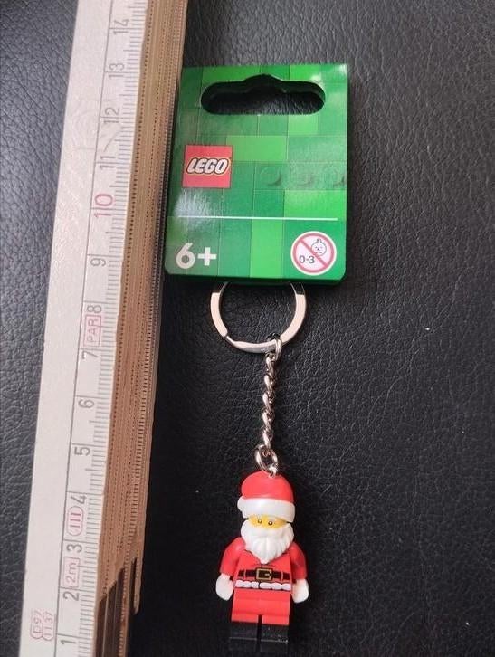 Lego mini figuur kerstman sleutelhanger nieuw, Verzamelen, Sleutelhangers, Ophalen of Verzenden, Zo goed als nieuw
