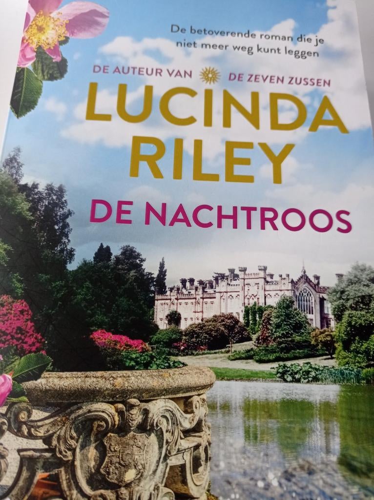 Lucinda Riley - De nachtroos, Ophalen, Lucinda Riley, Zo goed als nieuw, Amerika