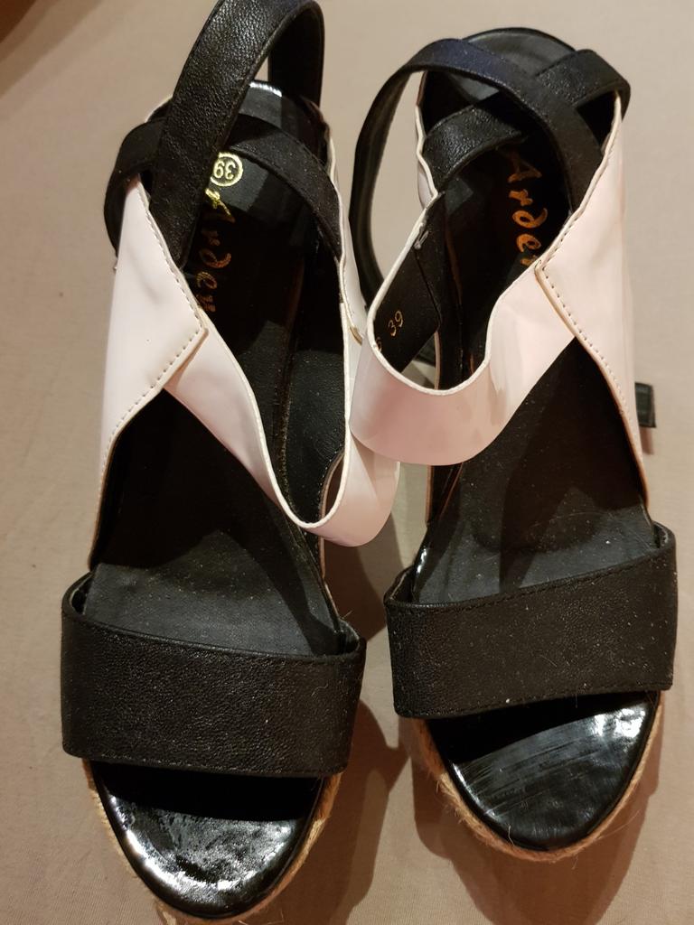 Plateau sandalen M 39, Ophalen of Verzenden, Wit