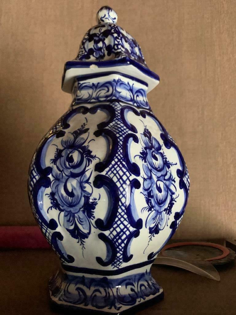 blauwe pot met deksel, Ophalen