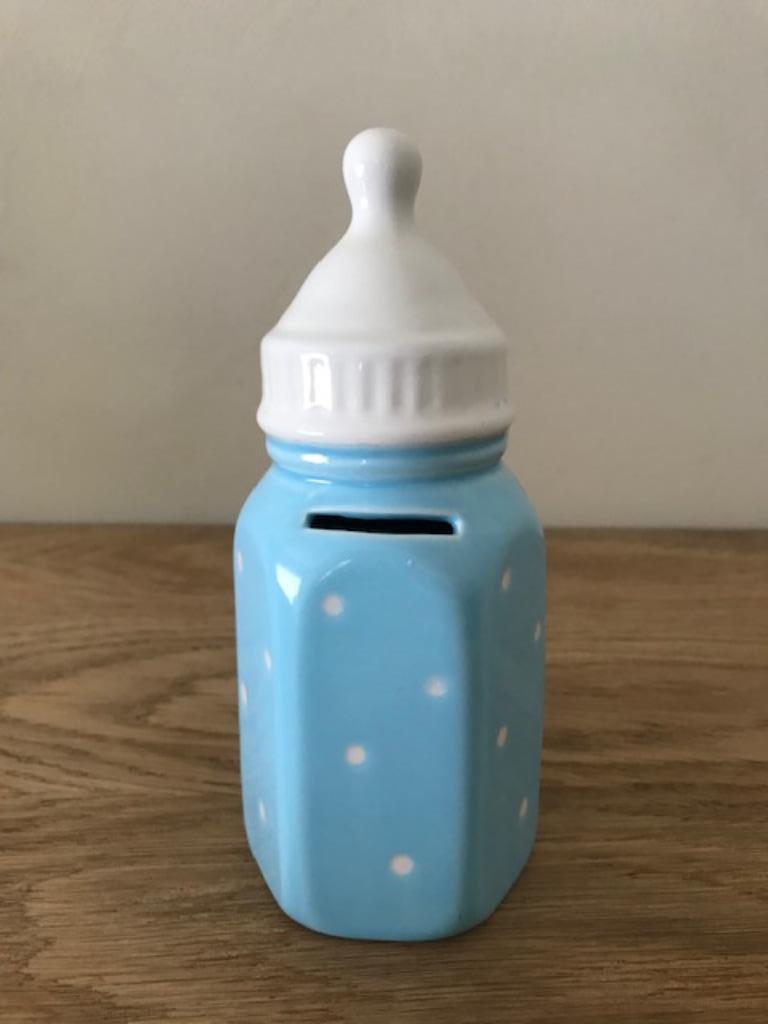 Nieuwe porcelein spaarpot "Zuigfles" (zn5255), Ophalen of Verzenden, Nieuw, Steen, Aardewerk of Keramiek, Overige thema's