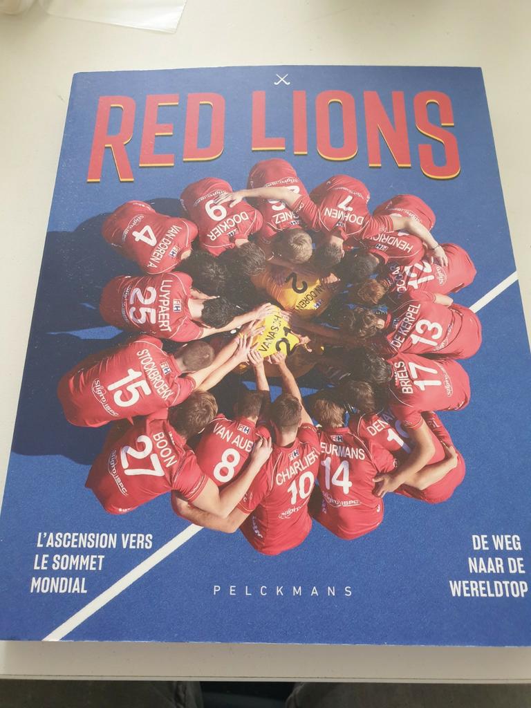 Red Lions. DE WEG NAAR DE WERELDTOP HOCKEYPLOEG BELGIË, Ophalen of Verzenden, Zo goed als nieuw