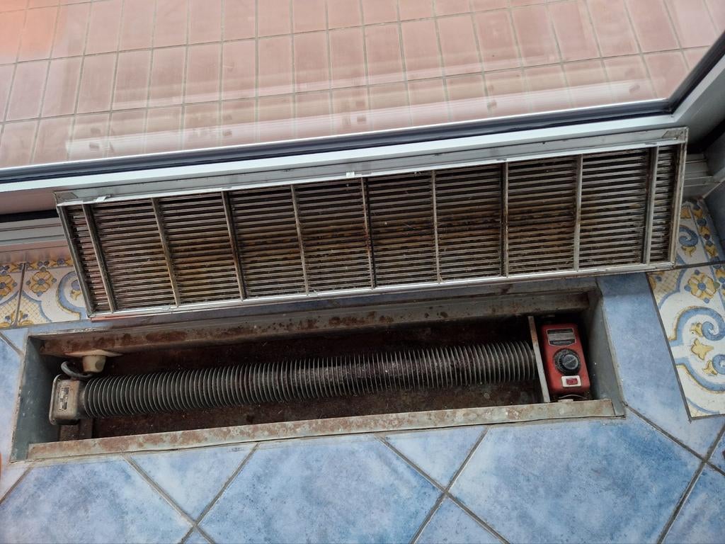 Convecteur électrique à encastrer + grille