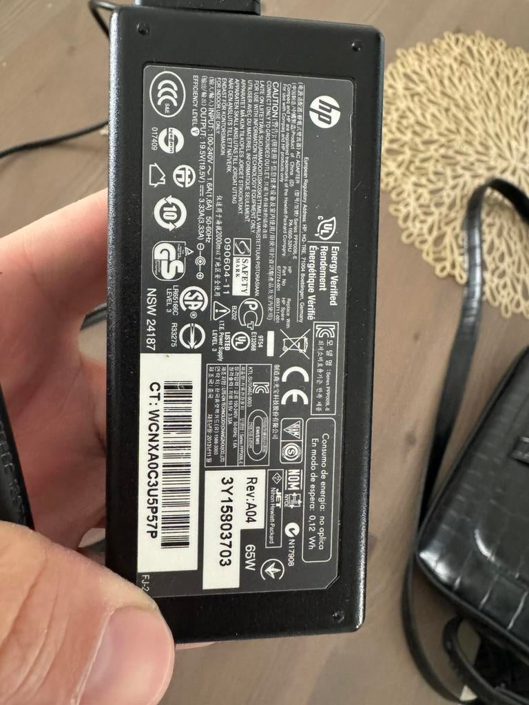 Hp oplader laptop, Ophalen, Zo goed als nieuw