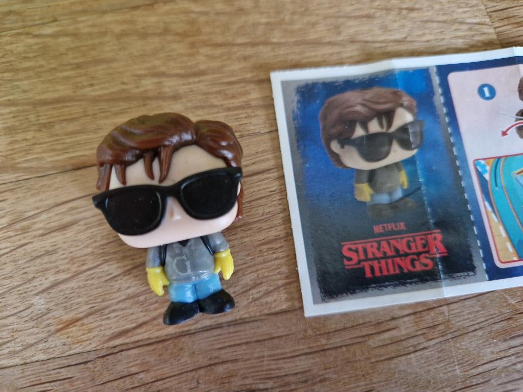 Figurine Steve Mini Pop Stranger Things Kinder Joy, Enlèvement, Comme neuf, TV, Figurine ou Poupée