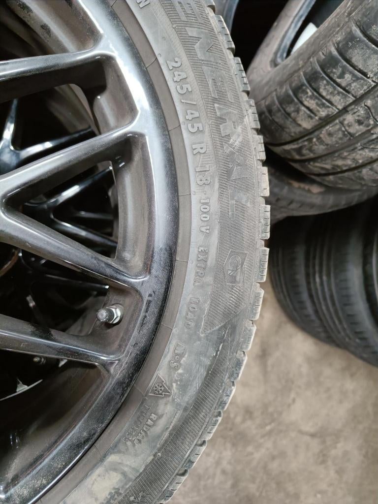 winter set velgen en banden BMW 530E ipreformance, Ophalen, 18 inch, Winterbanden, Band(en)
