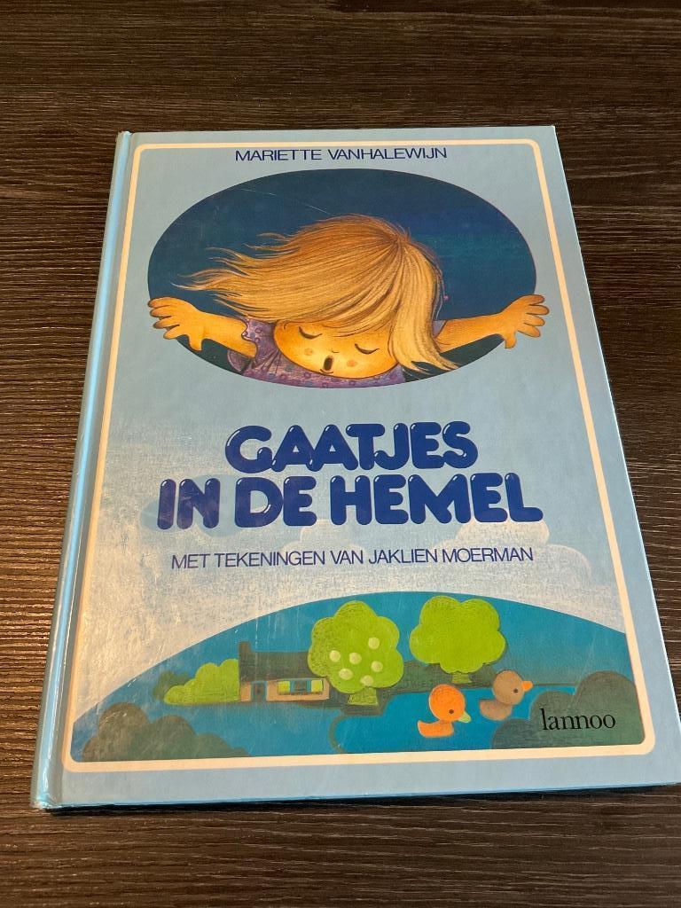 Vintage boek Mariette Vanhalewijn - Gaatjes in de hemel, Boeken, Ophalen of Verzenden, Gelezen, Mariette Vanhalewijn
