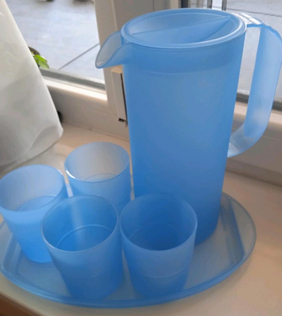 Nieuw plastieken drinkset van Quelle, inclusief doos, Caravans en Kamperen, Ophalen of Verzenden, Zo goed als nieuw