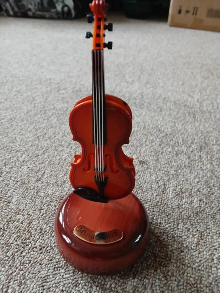 boite à musique violon (tourne) noel, Enlèvement ou Envoi