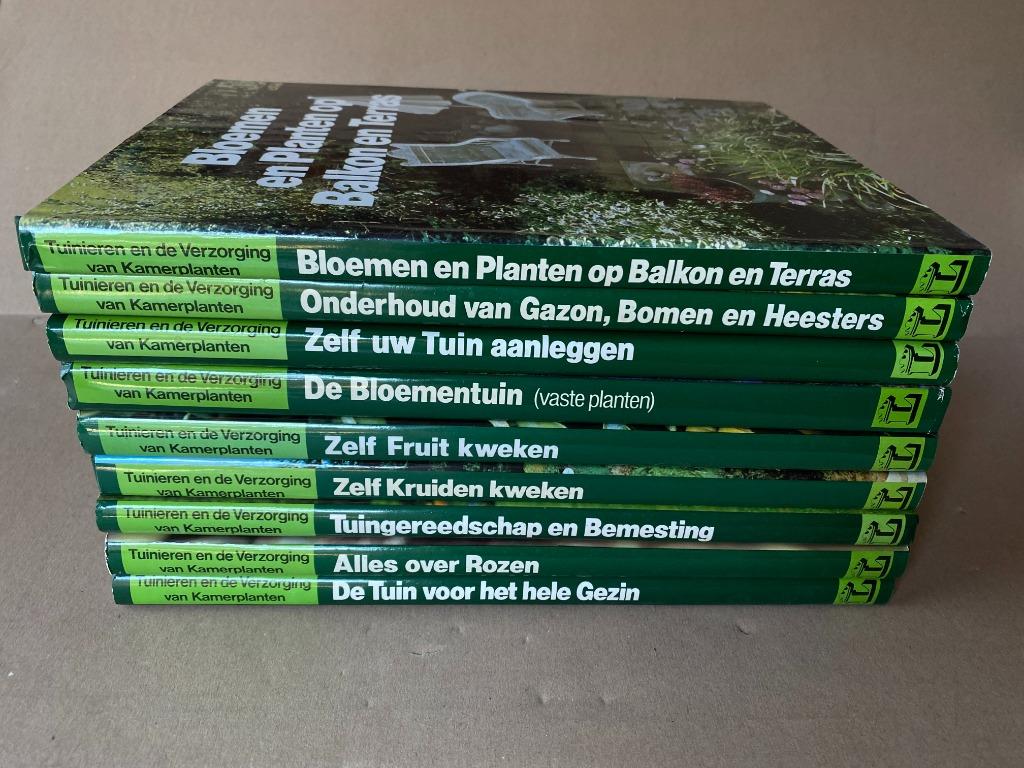 Tuinieren en de Verzorging van Kamerplanten (9 boeken), Enlèvement ou Envoi, Plantes d'intérieur