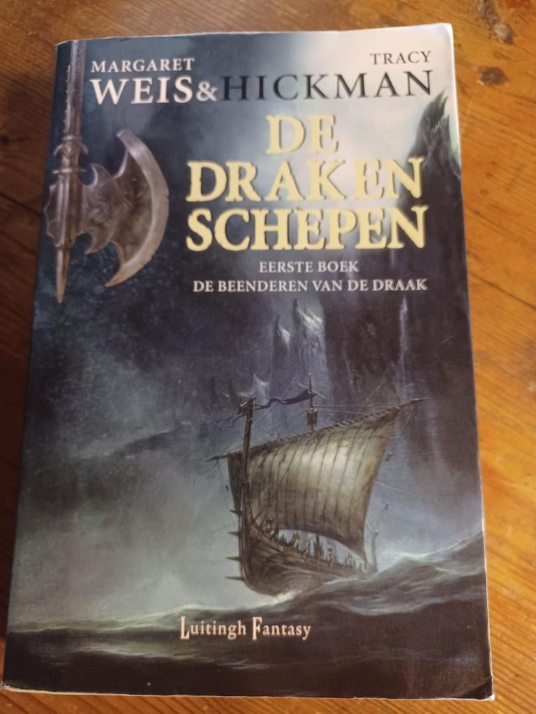 Margaret Weis - De Beenderen van de draak, Boeken, Ophalen of Verzenden, Zo goed als nieuw, Margaret Weis; Tracy Hickman