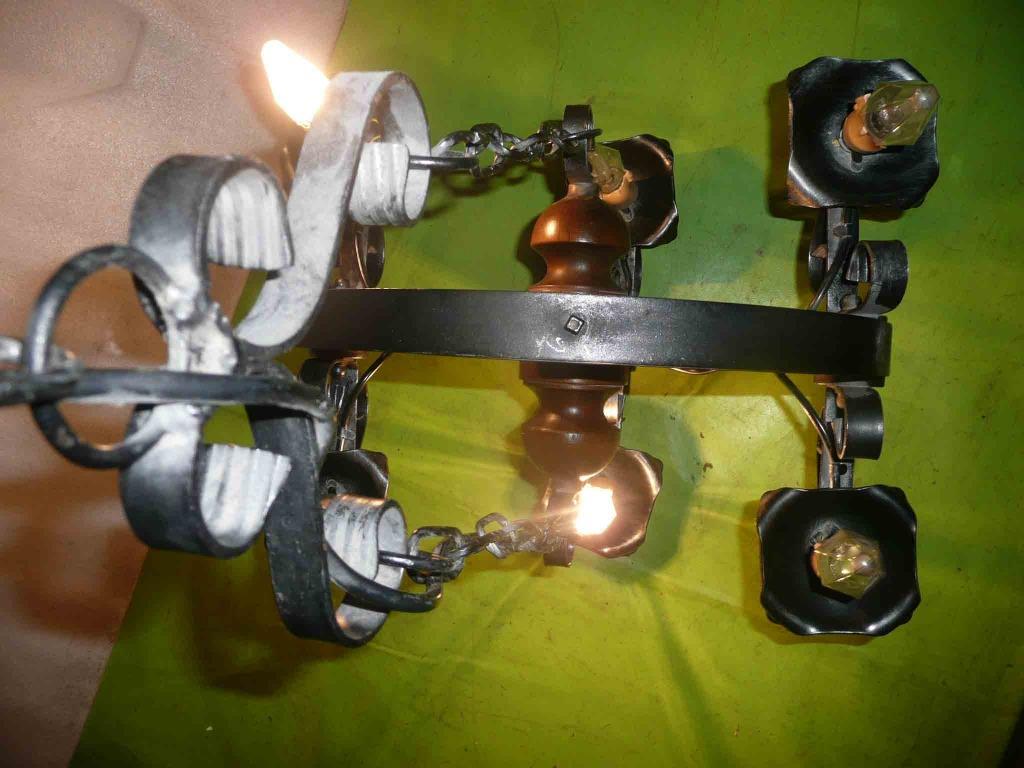 lustre vintage en bois type roue de chariot 6 lampes bougies, Enlèvement ou Envoi, Utilisé, Bois, Médiéval