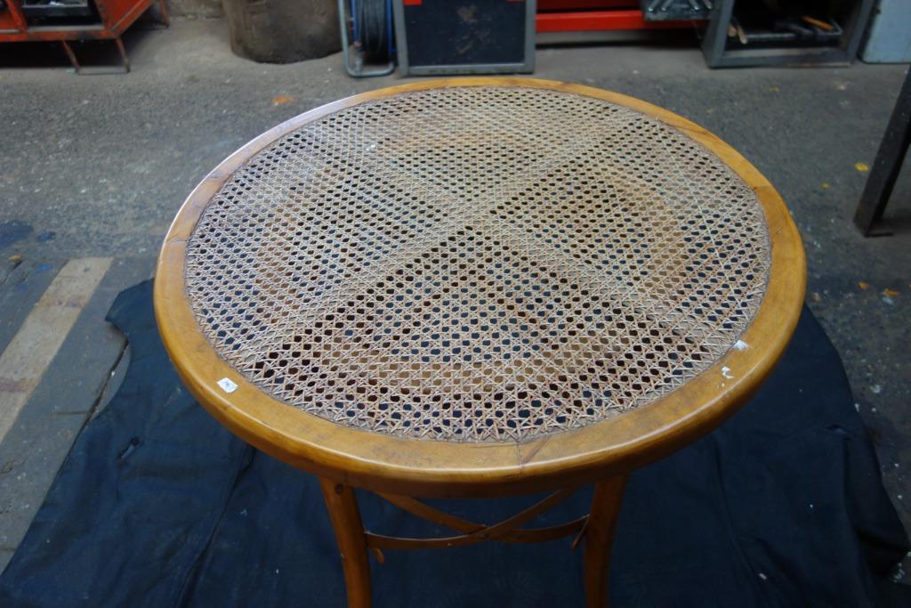 table en osier, Enlèvement