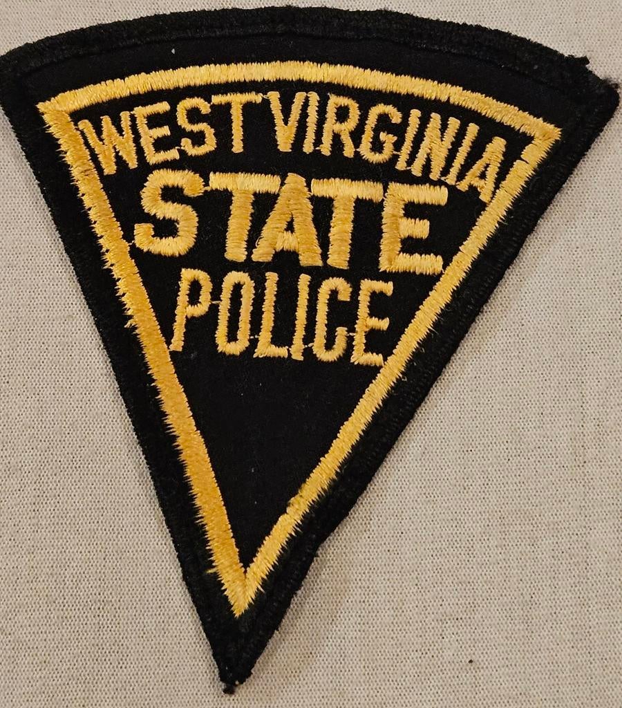 Patch d'épaule de la police de l'État de Virginie-
C'est, Collections, Broches, Pins & Badges, Enlèvement ou Envoi, Comme neuf