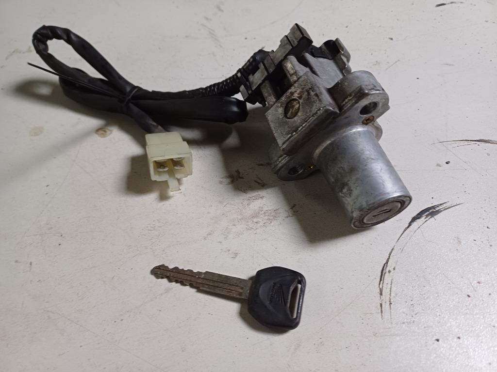 honda deauville 650 model '98-'05 contactslot, Ophalen of Verzenden, Gebruikt