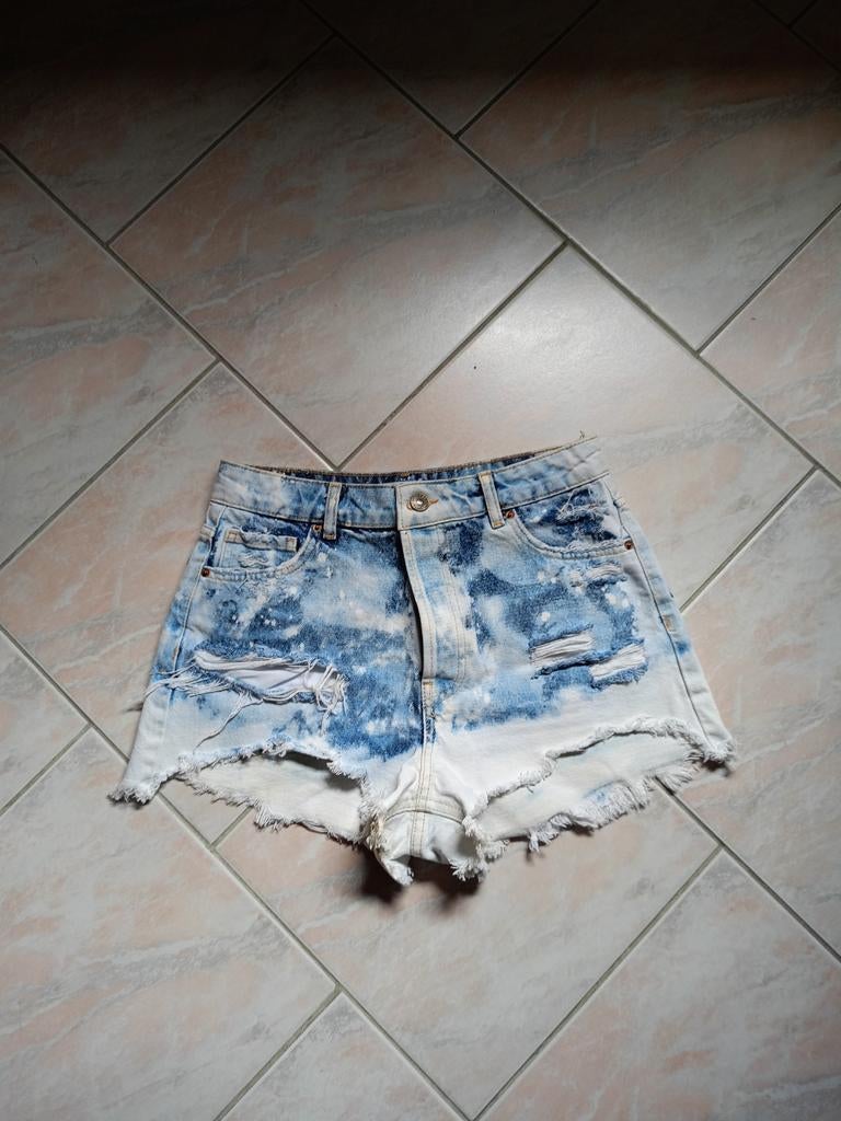 Spijkershorts, Bershka, Zo goed als nieuw, W30 - W32 (confectie 38/40), Verzenden
