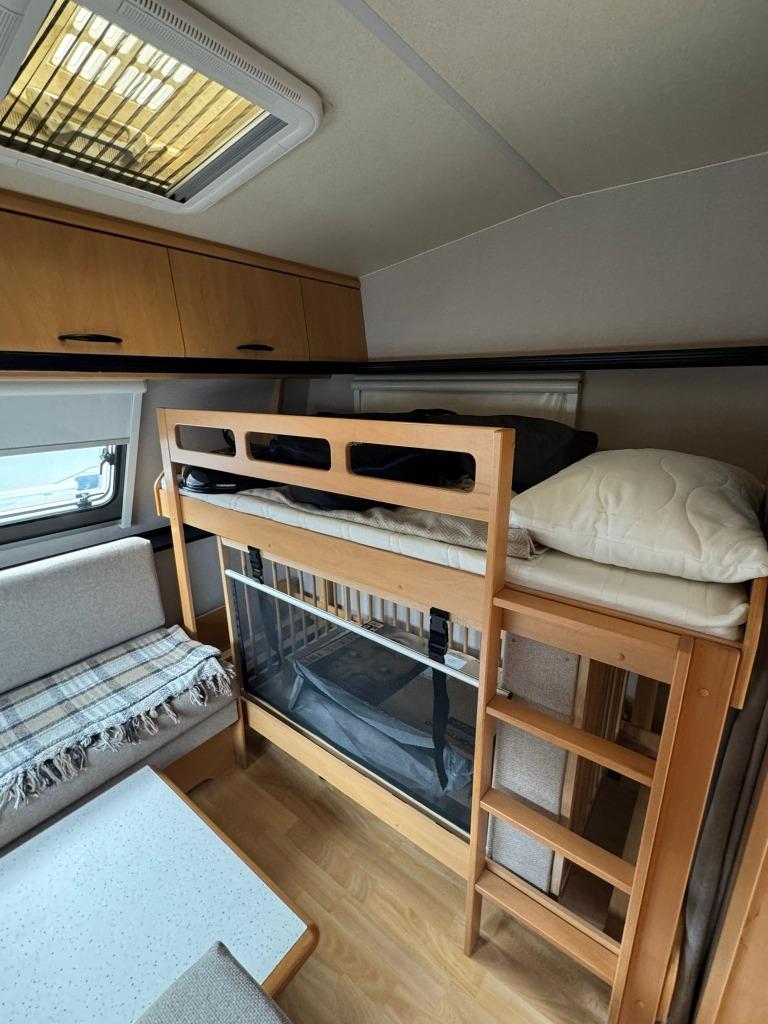 ✅ TE HUUR CARAVAN 5 pers ✅stapelbed✅ airco, Bedrijf, Treinzit, 5 tot 6 meter, 1250 - 1500 kg
