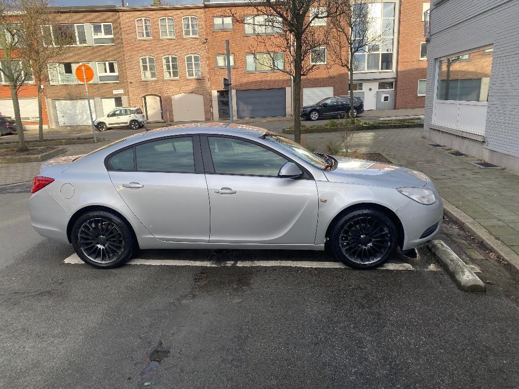 Opel Insignia 2009 – 129.000 km – Goed onderhouden, Auto's, Voorwielaandrijving, Stof, Particulier, Zilver of Grijs