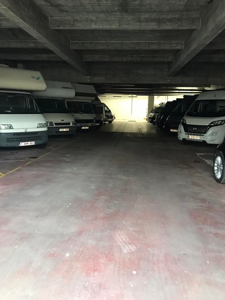 Auto/moto/motorhome /fietsenstalling te huur Deurne Zuid