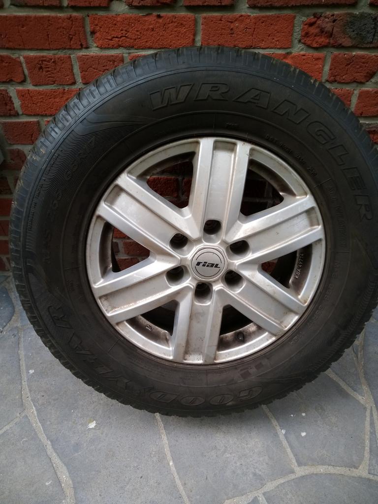 4x Wrangler-band met Rial-velgen voor Toyota Land Cruiser, Ophalen, Gebruikt