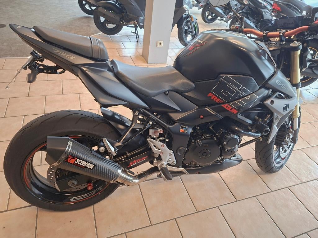 Suzuki GSR 750 ABS Freegun 11/2015  30.737km 6.750 €, 750 cc, 4 cilinders, Particulier, Meer dan 35 kW