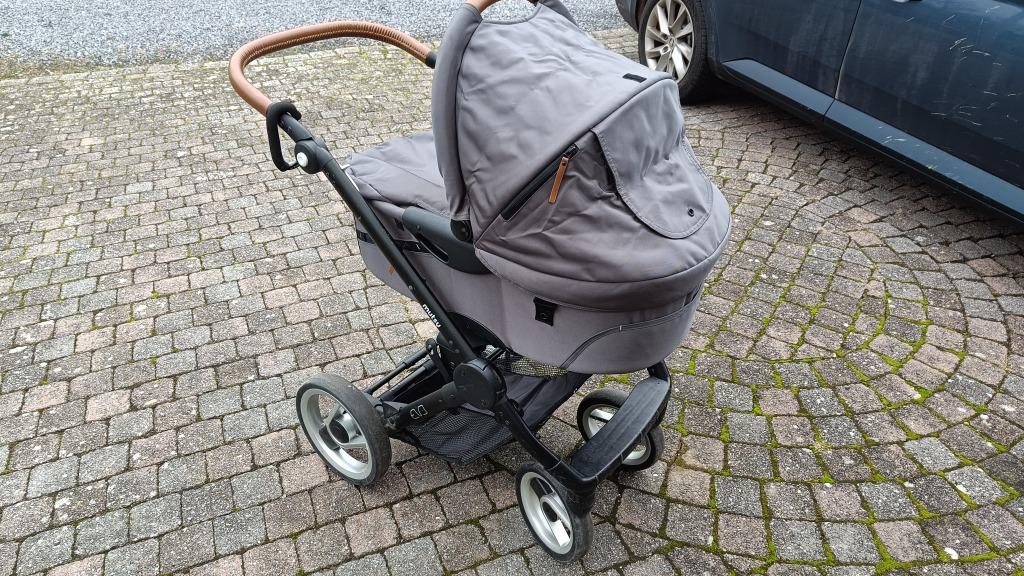 Mutsy wandelwagen Evo Black Frame - Cognac Grip - 3 in 1 vol, Poussette combi, Avec nacelle, Comme neuf, Enlèvement