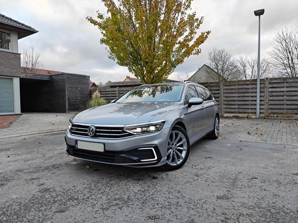 Mooie VW passat GTE hybride 218pk, zga full option. 1e eig., Auto's, Volkswagen, 4 cilinders, Zilver of Grijs, BTW verrekenbaar