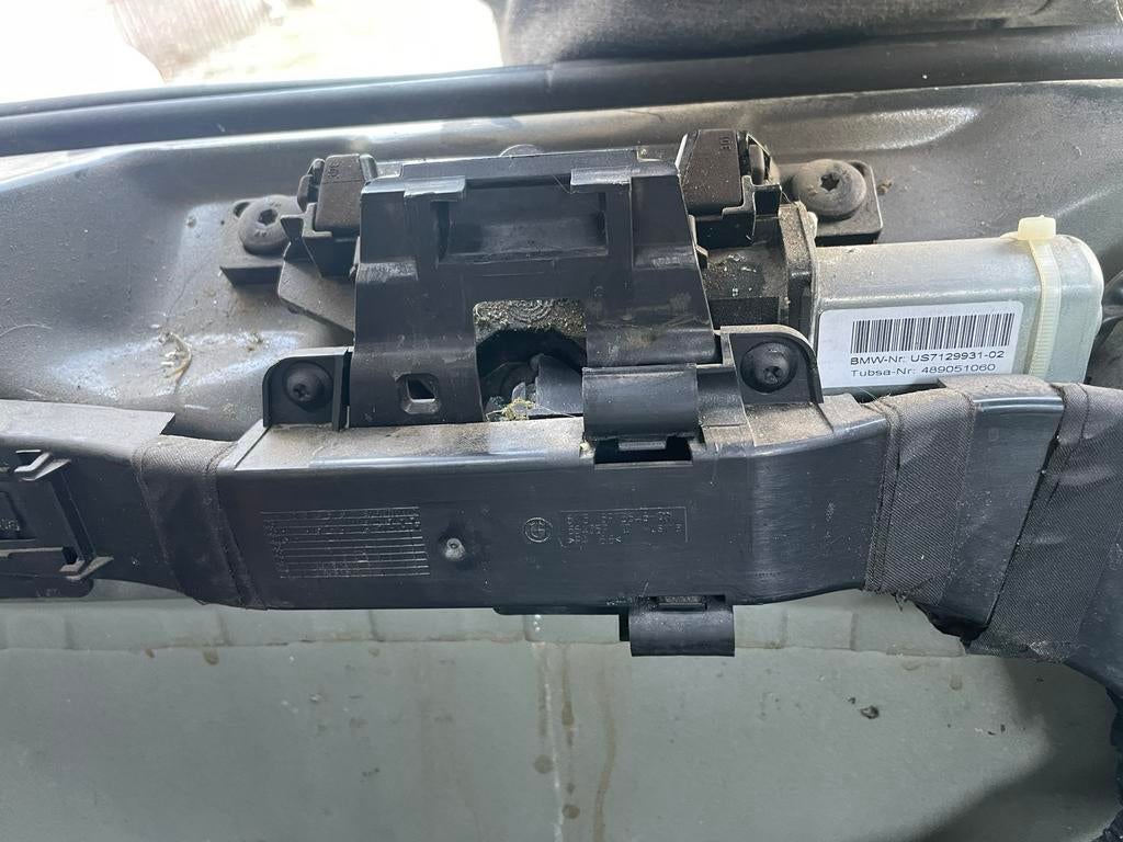 Serrure de coffre/hayon BMW E61, Autos : Pièces & Accessoires, Enlèvement ou Envoi, BMW, Haillon arrière