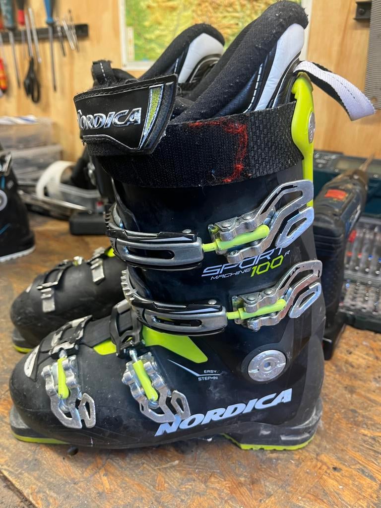 Chaussures de ski Nordica Sportmachine 100 25.5 (38-39), Sports & Fitness, Enlèvement ou Envoi, Utilisé, Nordica, Chaussures