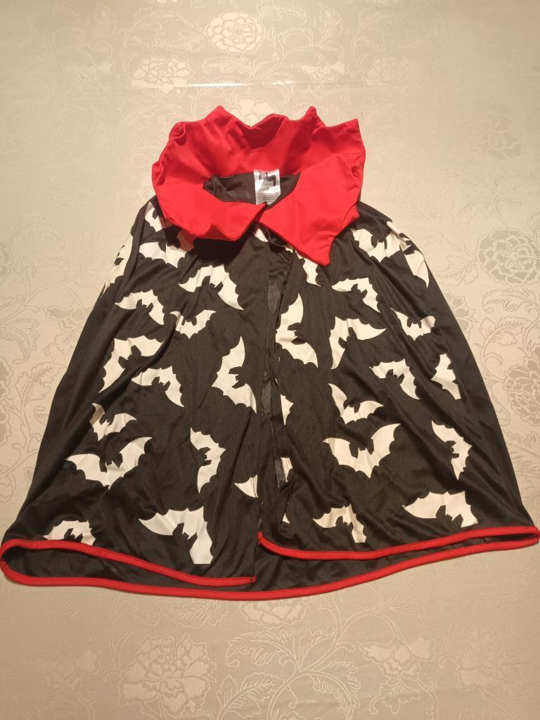 Vleermuis Halloween cape 5-8 jaar (2 stuks beschikbaar), Enlèvement, Comme neuf, 110 à 116, Garçon ou Fille