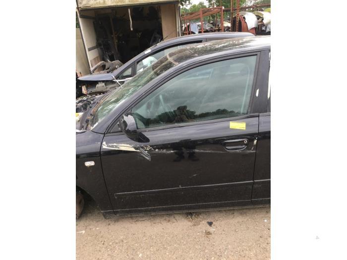 Portière 4portes avant gauche d'un Audi A4 (LZ9Y), -, 3 mois de garantie, Audi, Utilisé