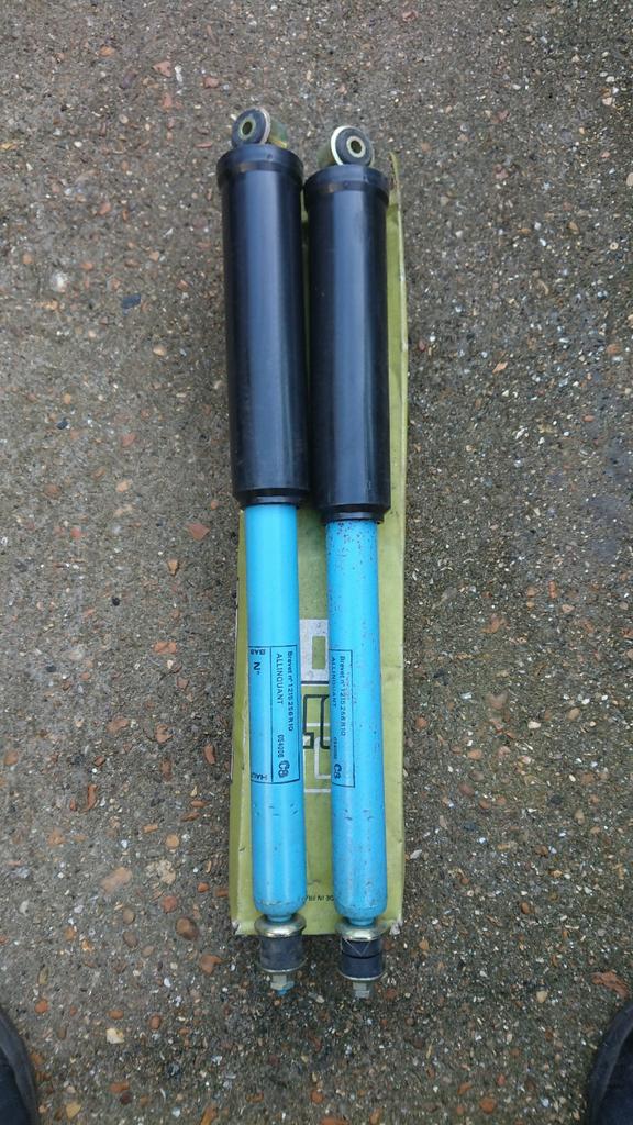 Renault R16 SPORT nieuwe achter schokdempers, Renault, Nieuw, Ophalen of Verzenden, Nvt