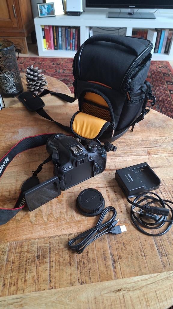Canon EOS 700D with lense EFS 18-55mm, Ophalen of Verzenden, Canon