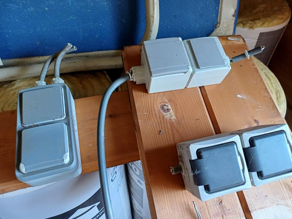 Stopcontacten/schakelaars opbouw IP44 diverse modellen, Ophalen of Verzenden, Zo goed als nieuw