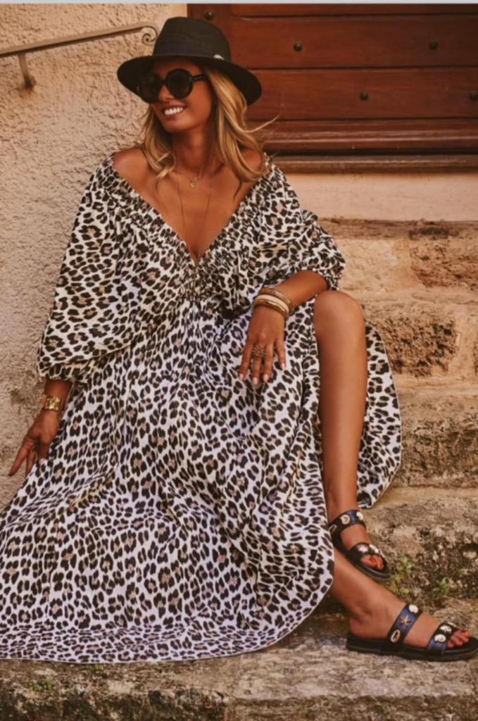 Jurk in tijgerprint nieuw super mooi one size, Kleding | Dames, Jurken, Overige kleuren, Nieuw, Ophalen of Verzenden, ANDERE