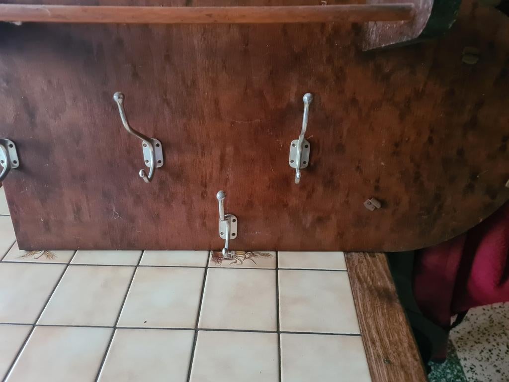 Ancien porte manteaux, Enlèvement, Utilisé