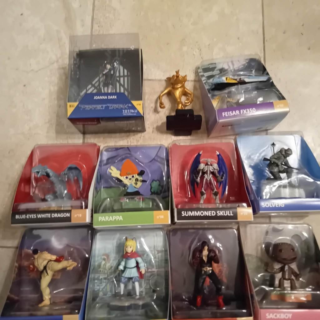 Gamestop 11 figurines divers , enkel als lot, Collections, Enlèvement, Comme neuf