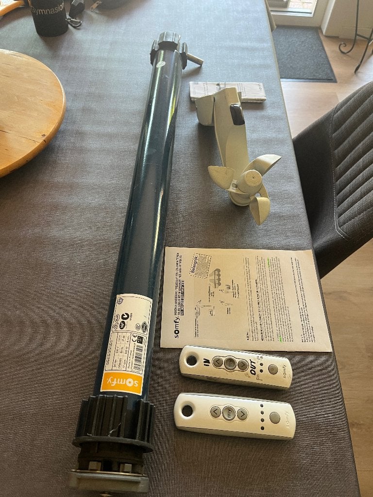 Somfy rts motor compleet met wind en zon afstelling, Doe-het-zelf en Bouw, Ophalen, Zo goed als nieuw, Elektrische bediening