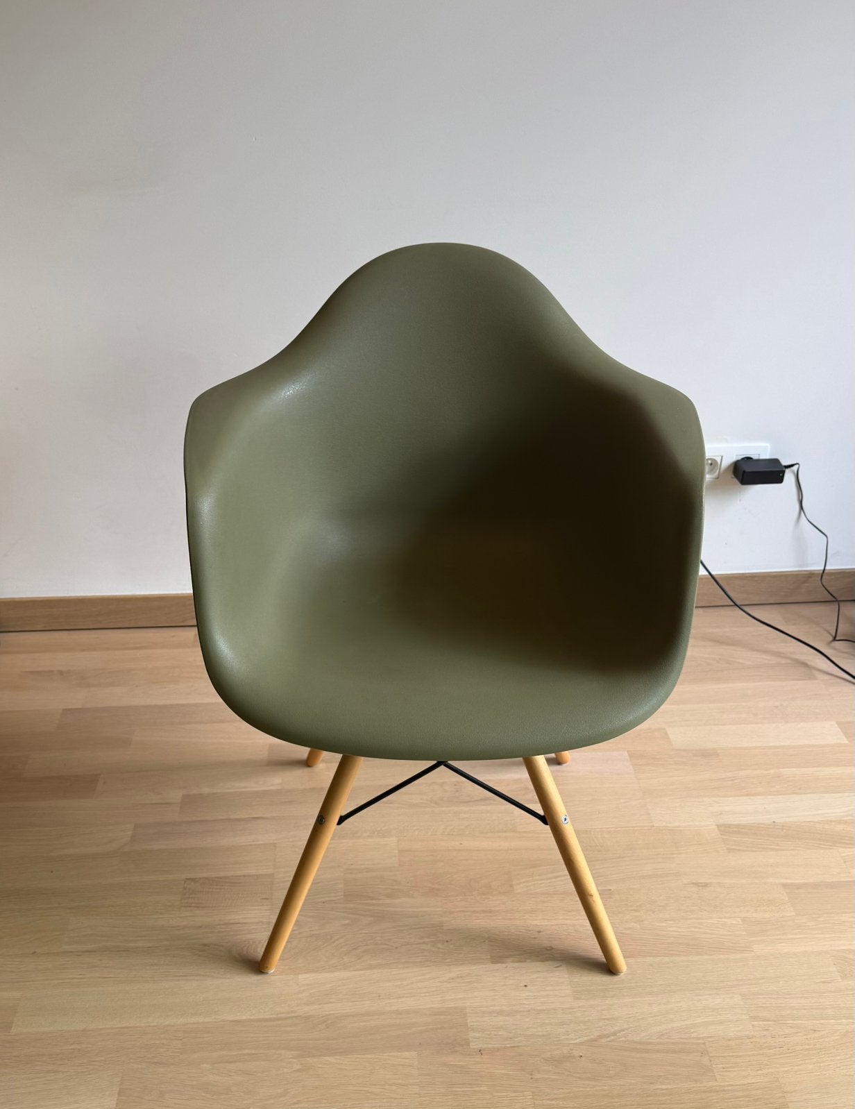 Set van 6 moderne kuipstoelen – olijfgroen met houten poten, Gebruikt, Overige kleuren, Vijf, Zes of meer stoelen, Ophalen