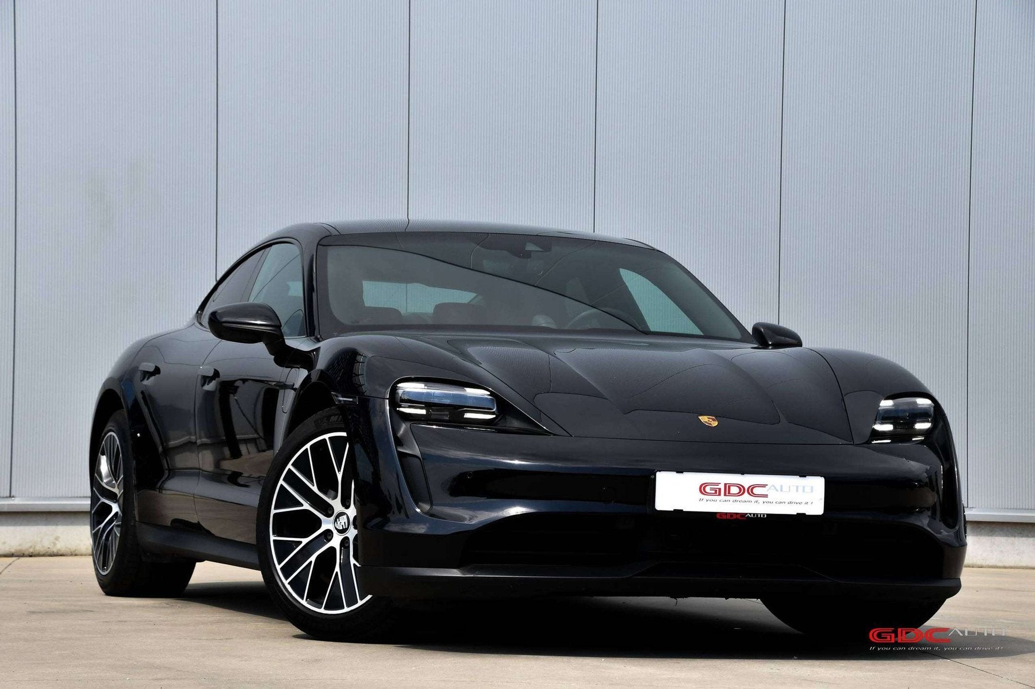 Porsche Taycan Luchtvering l Pano l Sport Chrono Plus l Adap, Autos, Porsche, Cuir, Achat, 408 ch, 4 portes